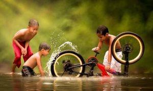 Hồi nhỏ chúng ta không có tiền, nhưng rất vui! Đọc xem bạn hoài niệm ký ức nào...