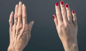 Tác hại ghê gớm đằng sau việc dùng máy hong móng tay UV khi sơn móng gel