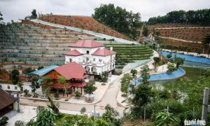 Lương cán bộ Việt Nam phải đến 277 năm mới có 100 tỉ, tiền đâu xây biệt phủ?