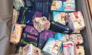 Chuyện thật như đùa: Vali tiếp tế đồ cho du học sinh Việt toàn… BVS!