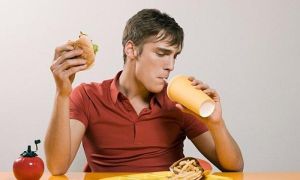 7 thói quen ăn uống phản khoa học nhưng rất nhiều người làm