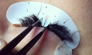 Nối mi giả: Chị em cẩn thận với nguy cơ mù mắt