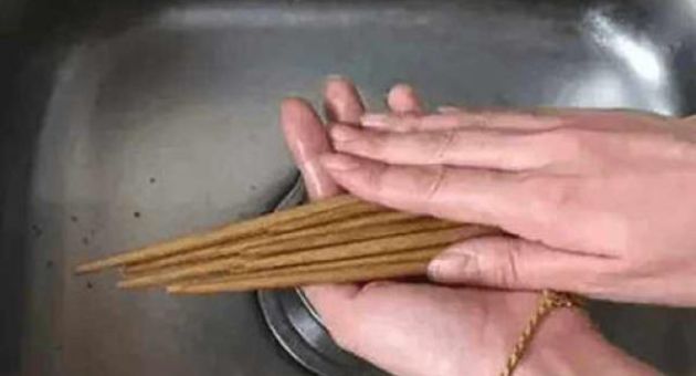 Thói quen rửa đũa 90% mọi người làm sai dẫn đến căn bệnh nguy hiểm