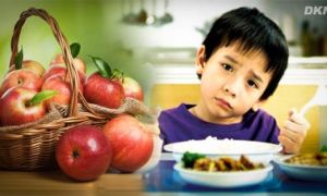 Cách người mẹ chia táo đã tạo nên cuộc đời một trời một vực của hai đứa trẻ