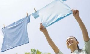 Bí quyết giúp quần áo luôn thẳng nếp, chẳng cần là