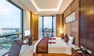 Đi khách sạn bao lâu mà bây giờ mới biết công dụng của cái khăn này