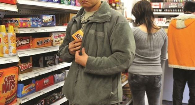 Du khách Việt và những lần “lỡ tay cầm nhầm” khi ra nước ngoài