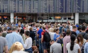 Đức: Hủy hơn 200 chuyến bay do người lạ xâm nhập, biến mất không dấu vết