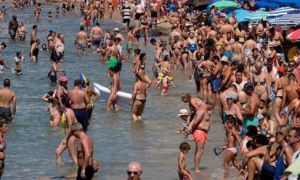 Sông cạn nước do nắng nóng, bom đạn Thế chiến 2 lộ diện ở Đức