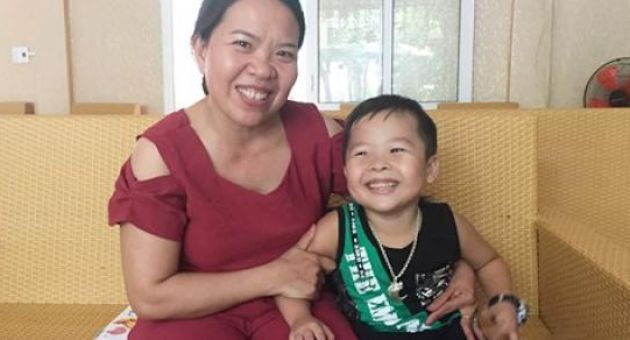 Mẹ trẻ khóc ròng lo lắng vì con trai mới 4 tuổi đã nói tiếng Anh như gió, thế...