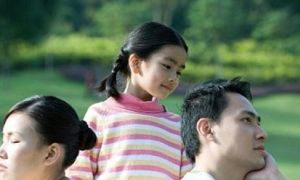 Chồng ở nước ngoài, làm sao đòi tiền cấp dưỡng?