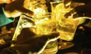 Người Việt bỏ được thói rượu bia xấu xí?