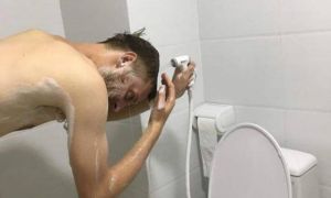 Cười ngất với trải nghiệm tắm gội của chàng Tây 'ngố' ở Việt Nam