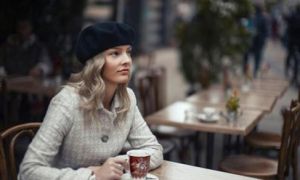 Triết lý sống của người Paris: Người hạnh phúc là người không có quá nhiều ham...
