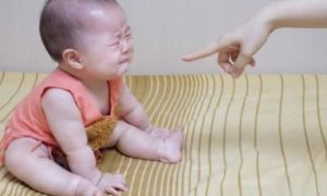 Việc đánh đòn con có thể làm tổn hại bộ não của trẻ và dẫn tới các hành vi tự tử