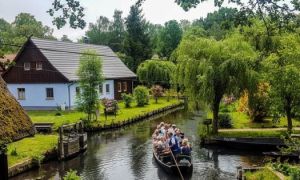 Những ngôi nhà ven sông xinh xắn đẹp đến nao lòng ở làng quê nước Đức