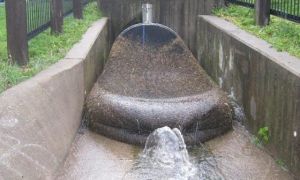 Bước đột phá lớn trong xử lý rác thải Úc, một tấm lưới chặn được 300kg rác,...