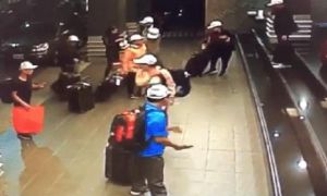 Tìm thấy 20 người Việt bỏ trốn, bắt giữ tài xế gốc Việt tiếp tay cho đoàn...