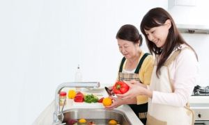 Bí quyết sống chung với mẹ chồng khó tính