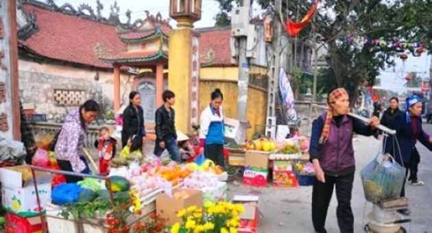 Khách Tây: Tết là dịp để người Việt xóa bỏ nợ nần, xích mích