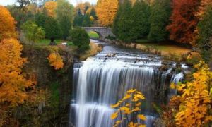 Có một vùng đất đâu đâu cũng thấy những thác nước đẹp như cổ tích