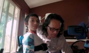 Hành trình cùng con trai vượt qua bệnh tật của chủ nhà hàng gốc Việt ở Mỹ