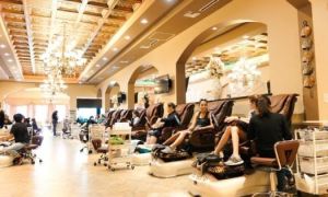 Ông chủ gốc Việt và bí mật đằng sau thành công của tiệm nail đón 10.000 khách...