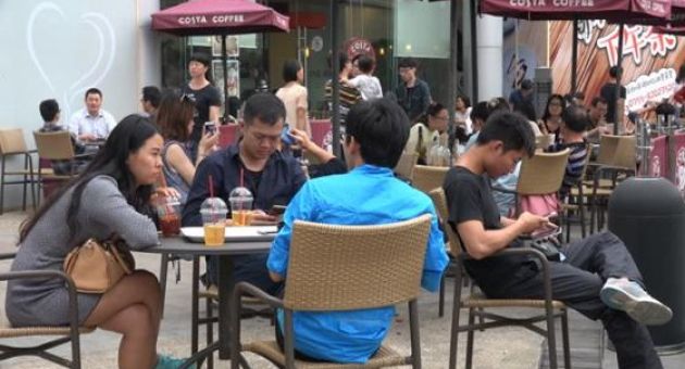 Người Việt có nên giữ bản sắc khi đi ra nước ngoài?