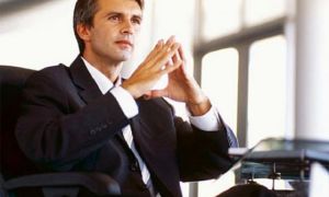 Nhẫn nhịn không phải yếu hèn, và thời gian sẽ trả lại sự tôn nghiêm cho bạn