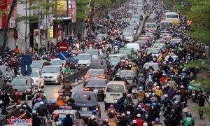 Hà Nội cấm xe máy: 200 triệu mua được ô tô, đường lại càng tắc
