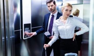 Vì sao trong thang máy có lắp gương? Hơn 80% người không biết
