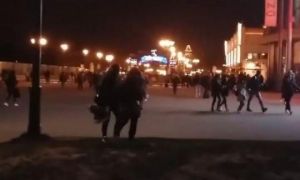 Người dân hoảng loạn tại công viên Pháp vì tưởng tấn công khủng bố