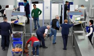 Mức phạt người Việt cần lưu ý khi mang thịt ra nước ngoài