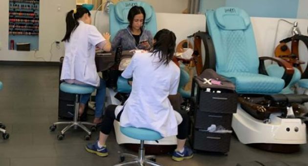 Người Việt làm nail trời Tây: ‘Ma lực’ khủng khiếp, dính vào thì khó rút chân ra