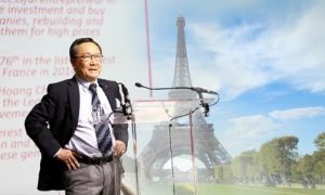 Triệu phú gốc Việt muốn mua lại tháp Eiffel: ‘Tôi không bao giờ làm quà chuyện...