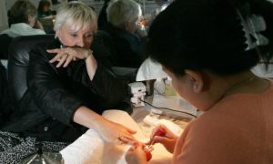 Những bệnh nguy hiểm đe dọa đến sức khỏe thợ làm Nail