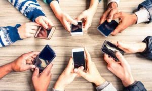 “Tư duy đánh thuế điện thoại di động là tận thu bất thường”