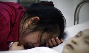 Bé 8 tuổi tử vong do áp lực học thêm quá nhiều