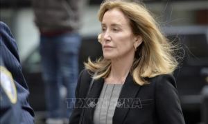 Bê bối 'chạy trường' tại Mỹ: Nữ diễn viên Felicity Huffman nhận tội