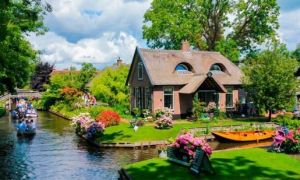 Ngôi làng không đường đi đẹp như cổ tích ở Hà Lan