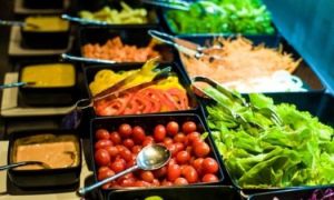 Đi ăn buffet, hãy tránh những thực phẩm dưới đây