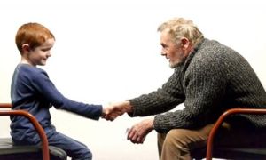 Lời nói dối của vị tỷ phú già và câu chuyện thắp lên tình người