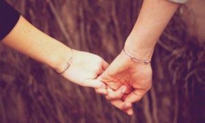 Hiểu được người khác là trí huệ, được người khác hiểu mình là hạnh phúc