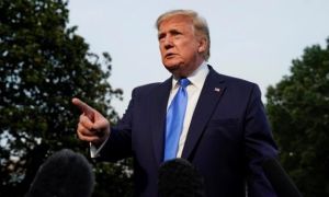 Ông Trump đánh thuế 100% hàng Trung Quốc, thị trường náo loạn