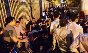 Người Việt Nam tấp nập di cư ra ngọai quốc làm việc, du học, kết hôn