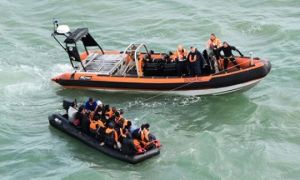 Người di cư chết đuối trên đường bơi tới Anh