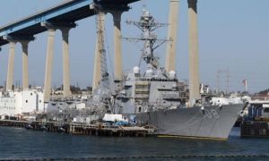 Tàu khu trục Mỹ di chuyển vào Biển Đông