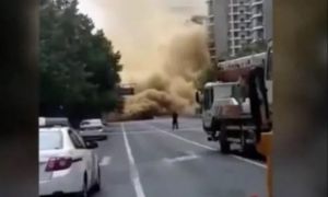 Sụp đường hầm tàu điện ngầm ở Trung Quốc