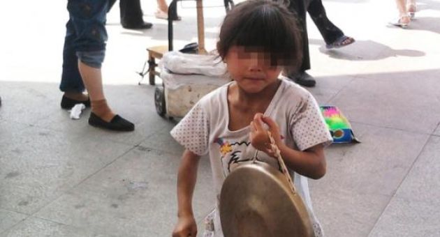 Gặp lại con sau 3 năm bị bắt cóc, người mẹ nhẫn tâm ngoảnh mặt đi và lý do...