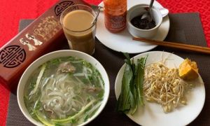 20 năm ăn phở ngon nhất ở Mỹ, tôi vẫn nhớ tô phở thuở hàn vi nơi quê mình